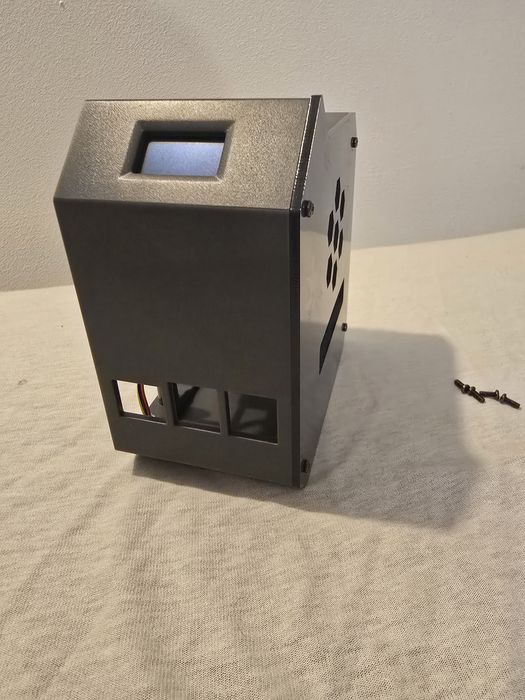 Obudowa Raspberry Pi5 z chłodzeniem i wyświetlaczem