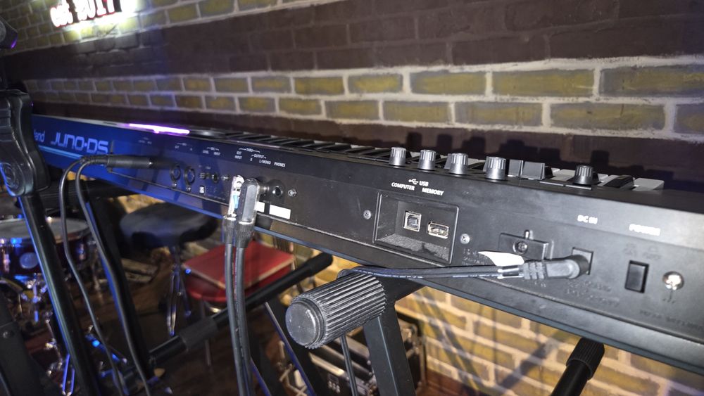 Roland Juno ds61