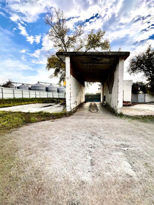 Продається промислова база в рні вул. Залізняка