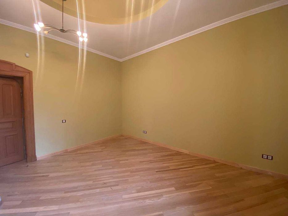 Австрійський люкс, трикімнатна квартира вул. Мазепи