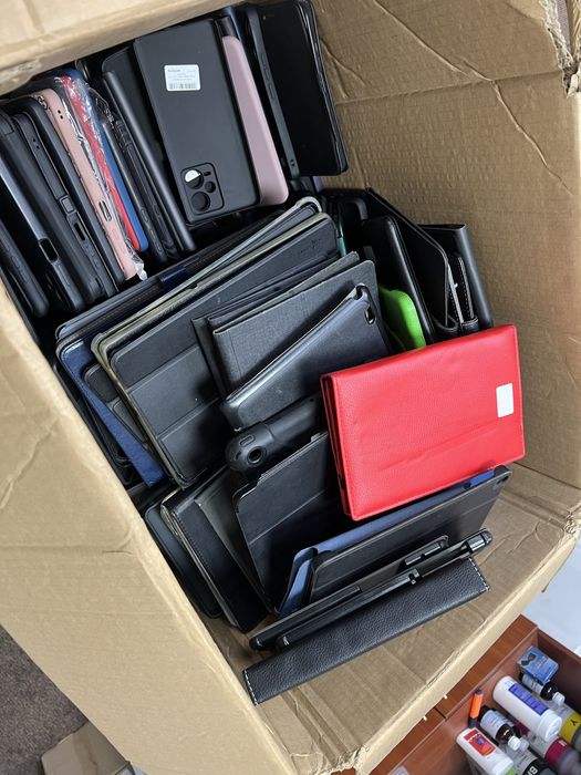 Чохли на телефони і планшети