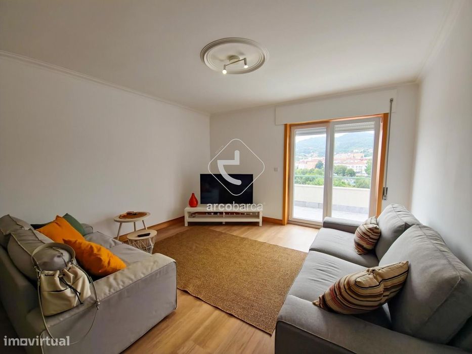 Apartamento T3 Renovado, Mobilado e Equipado – Arcos de Valdevez