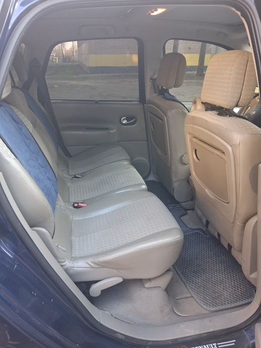 Продам Renault Grand 2.2004 р. Авто в гарному та доглянутому стані.0998187170