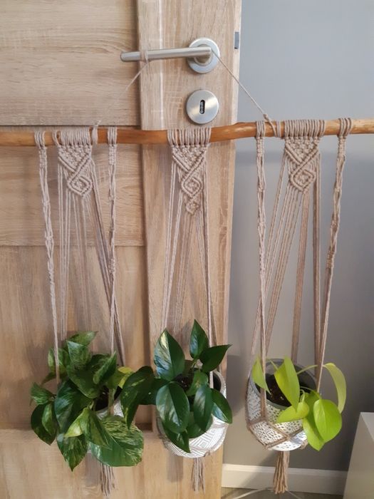 Kwietnik potrójny, jasny brąz, makrama, na kwiaty