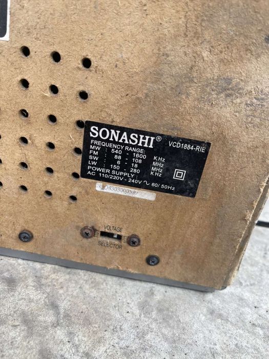 музыкальный центр Sonashi с функцией проигрывателя дисков