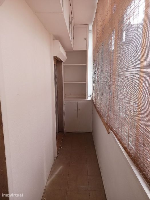 Apartamento T2 junto à Av. de Roma
