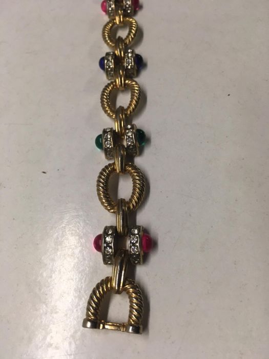Pulseira com Brilhantes e Cores