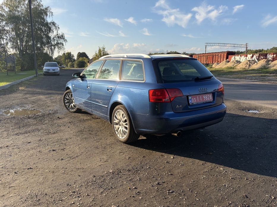 Audi A4 1.6 бензин