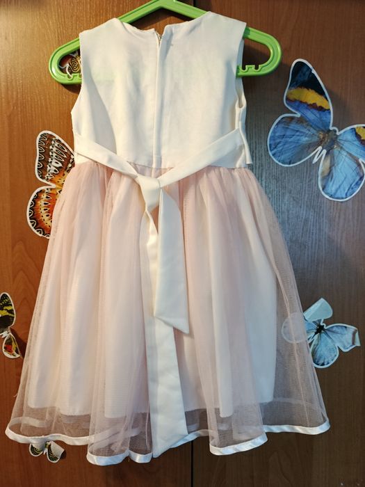 Нарядне платтячко для дівчинки