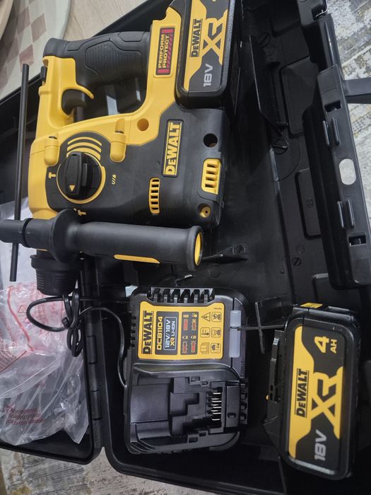 Berbequim de percussão Dewalt XR 18V.