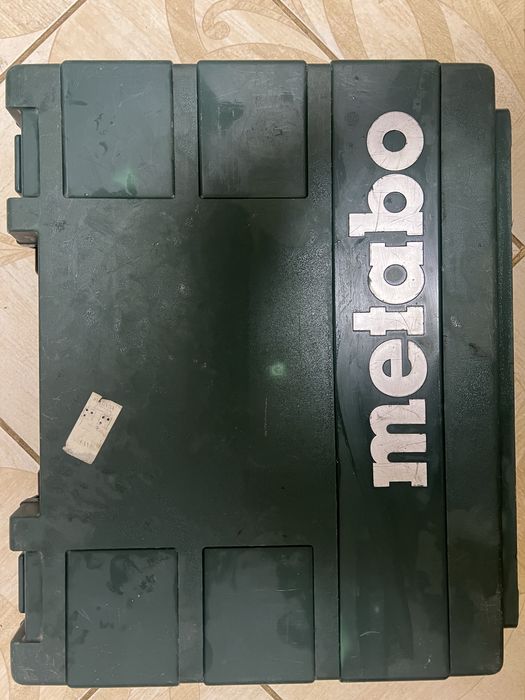Продам шуруповерт metabo bs18L