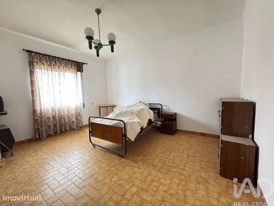 Prédio em Assumar de 86 m2
