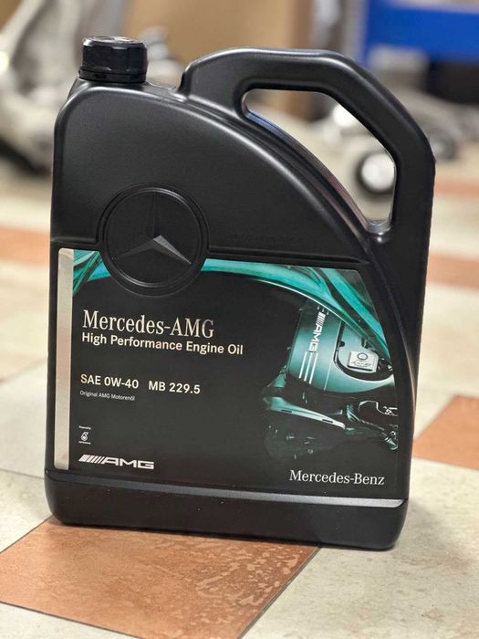 Масло мотора Mercedes AMG 0W-40, мастило, олива