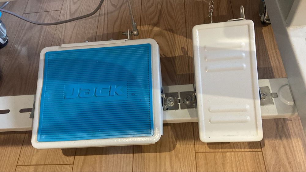 Máquina overlock Jack E4 com pouco uso