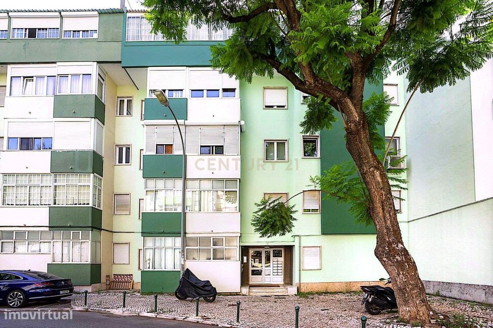 Apartamento T2 em Linda-A-Velha, Oeiras - Vista Cidade e Boa Localizaç
