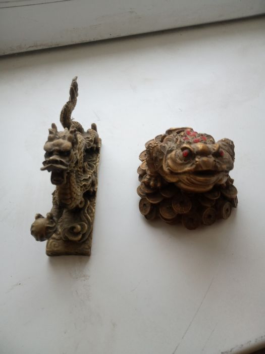 Статуэтки разные