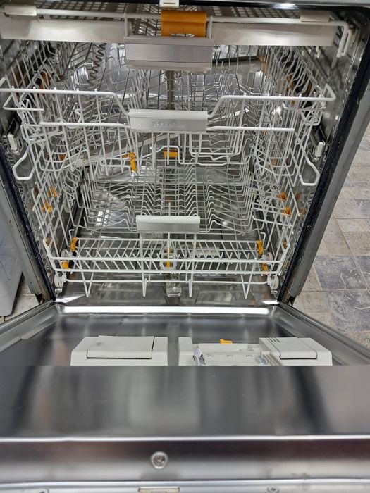 Посудомийна машина MIELE, німеччина 7 серія