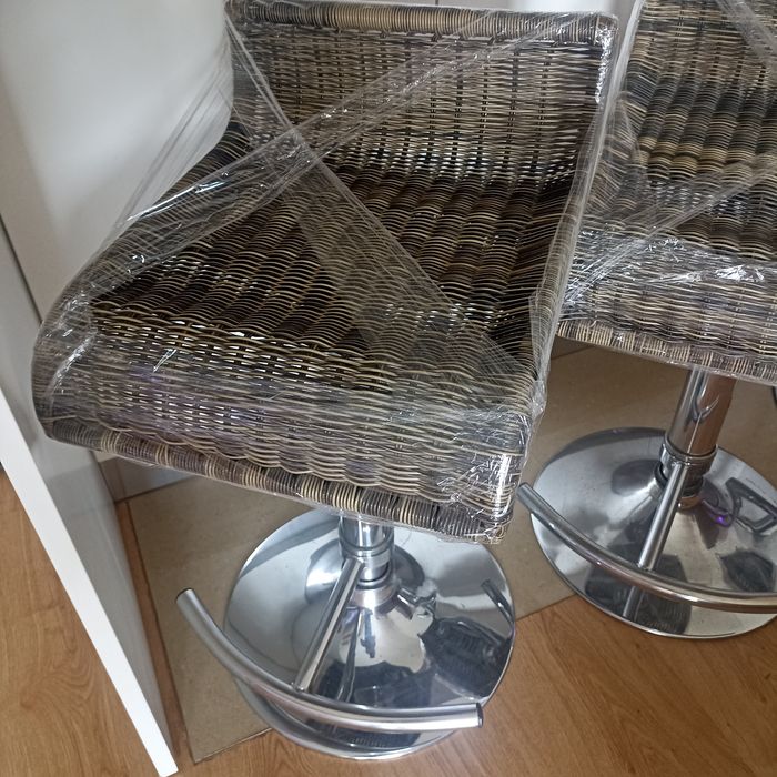 Cadeiras de apoio a bar ou cozinha