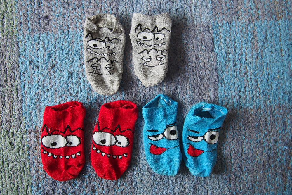 Śmieszne skarpetki stópki rozmiar 23-26 komplet 3 pary