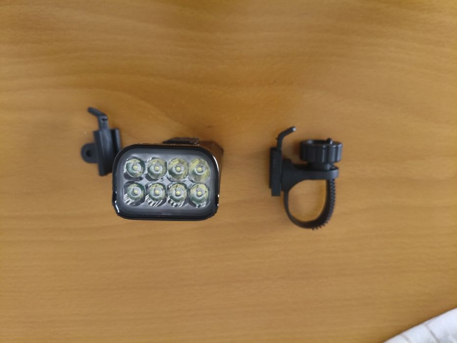 Luz bicicleta com função powerbank