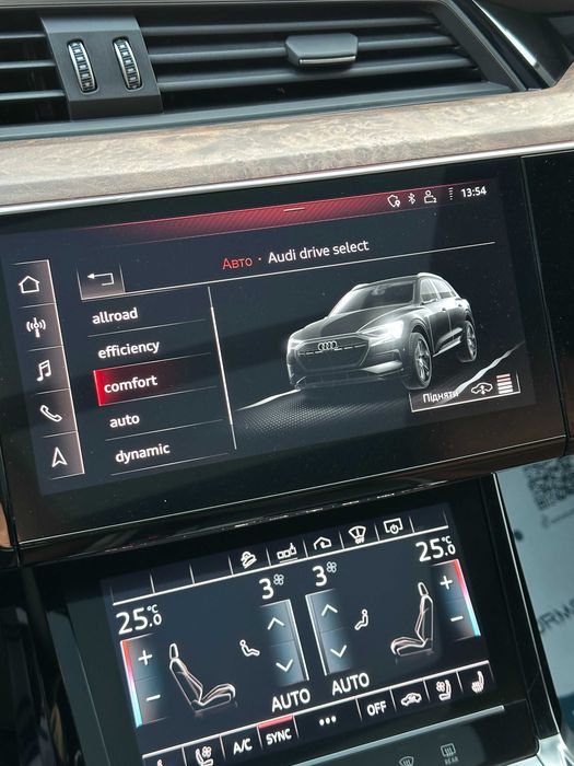 Продам Audi e-tron 2019 рік можлива розстрочка,кредит,обмін!
