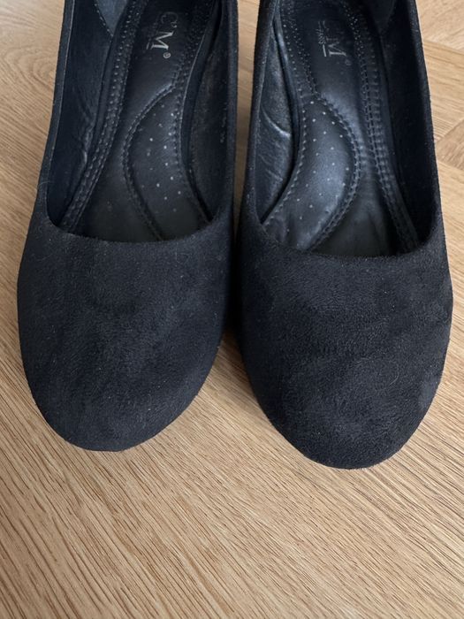 Buty na obcasie zamszowa