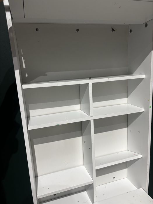 Rozkładane biurko wiszące