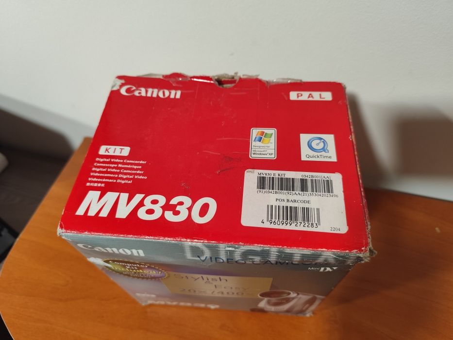 Câmara filmar Canon MV830