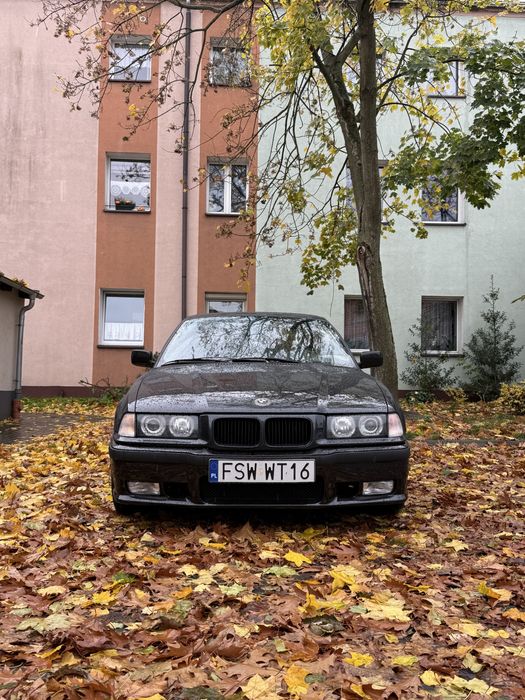 BMW E36 Coupe / 2.8 / Manual