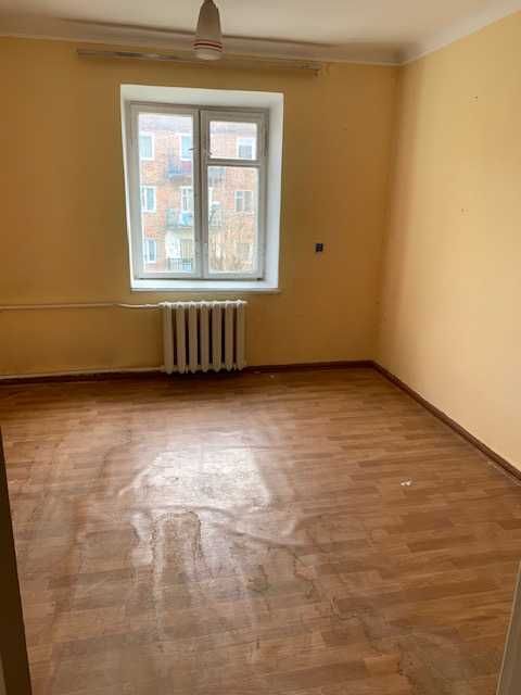 Нежитлові приміщення 458,5 м2, Нововолинськ, вулиця Героїв ЗСУ, 10