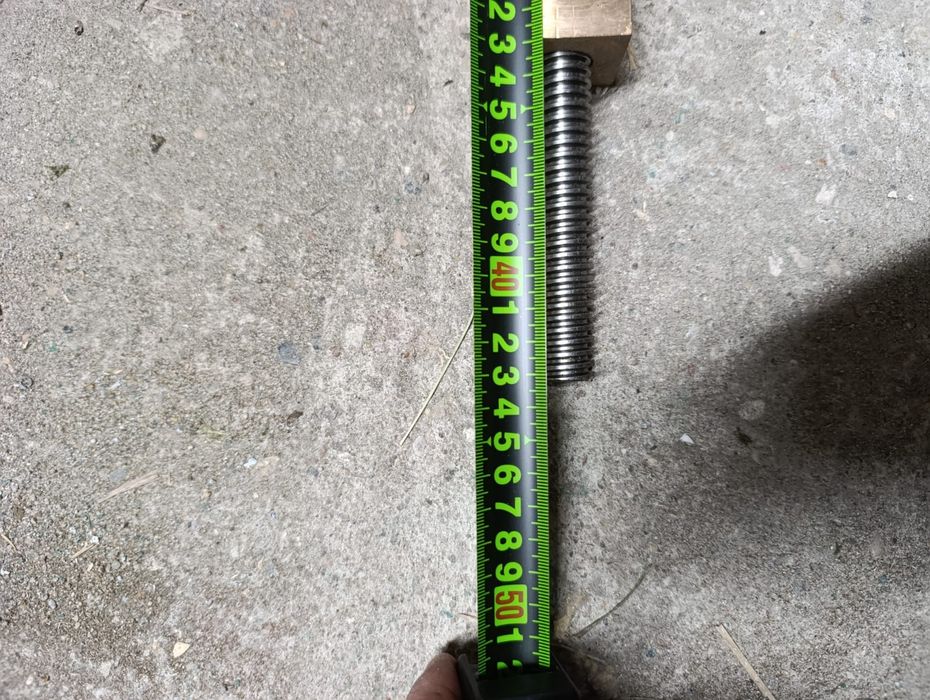 Silnik ze śrubą. Silnik podnoszenia