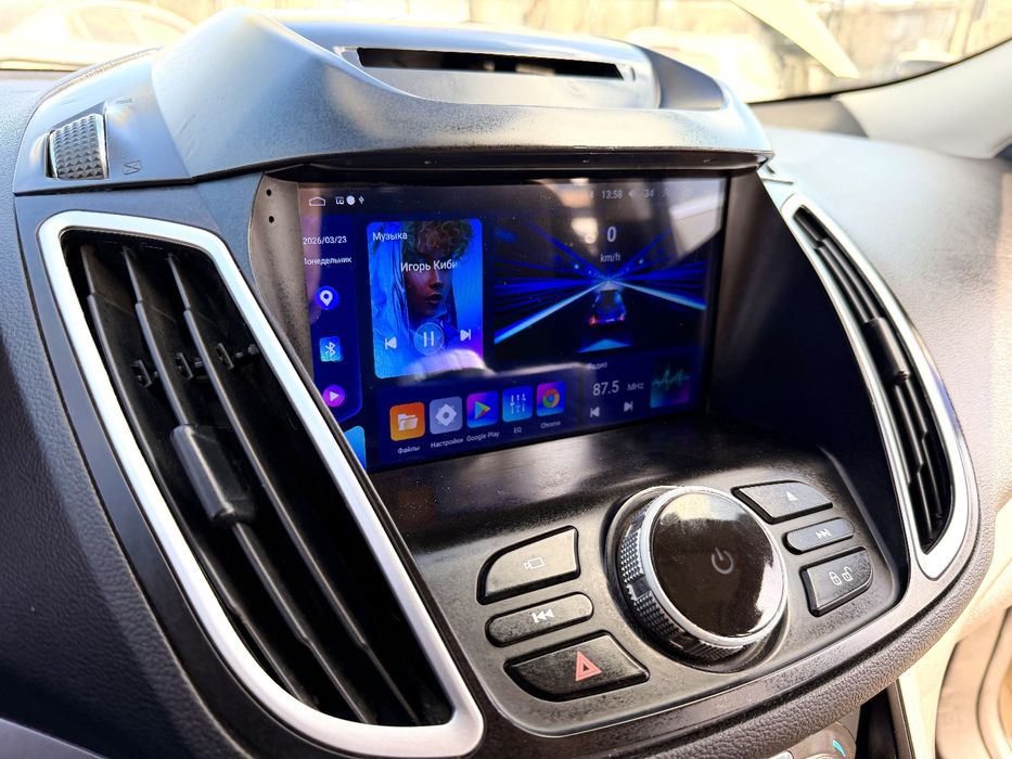 Форд куга 2015 рік