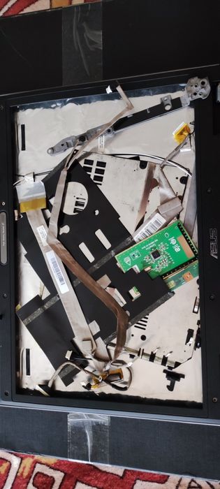 Дві материнки + блок живлення +матриця та багато деталей для ноутбуків