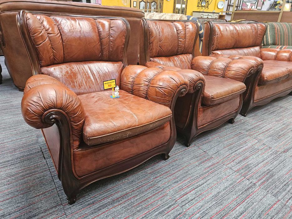 Sofás individuais em pele - Algumas marcas de desga