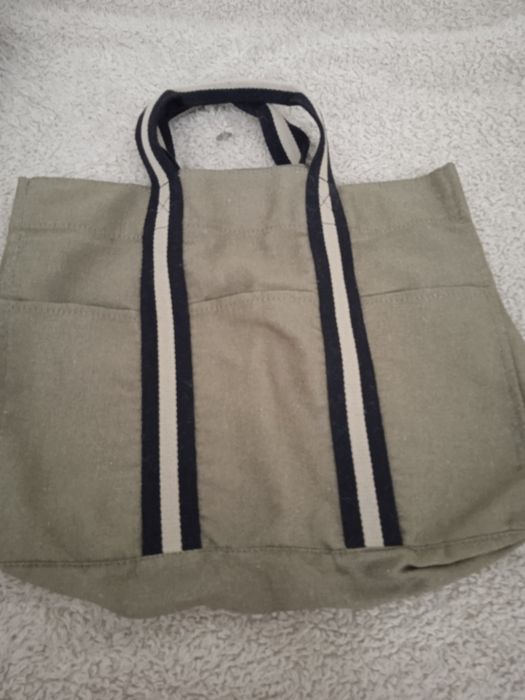 Mochila pequena e sacos