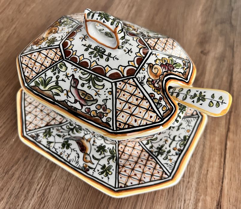Vintage Hand Painted terrina/sopeira “Ceràmica Conimbriga Sec. XVII”.