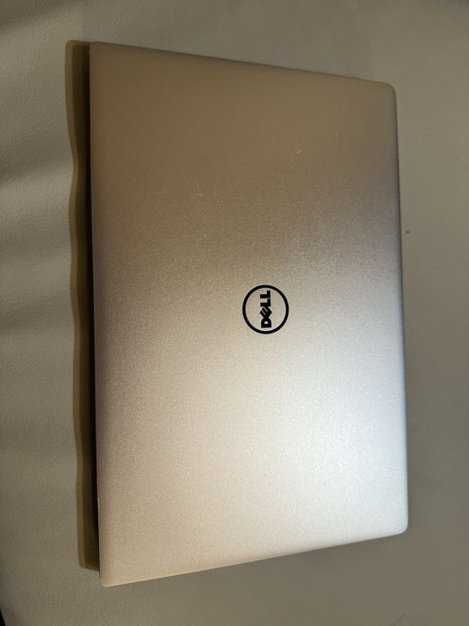 Dell XPS 13 9360 i7 / 8GB RAM / 256SSD