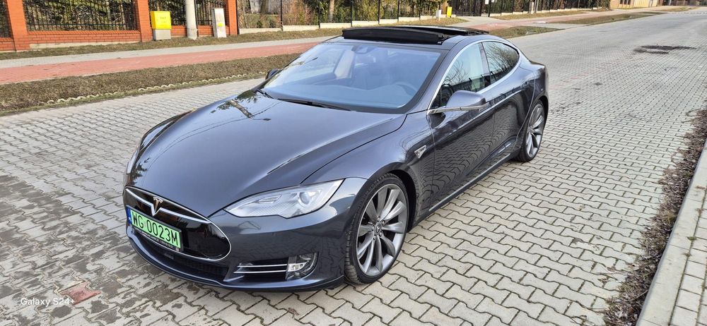 Tesla Model S Tesla S performance free charger 2015