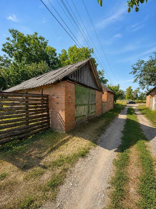 Продаж будинку з окремою територією в Ромнах, без комісії