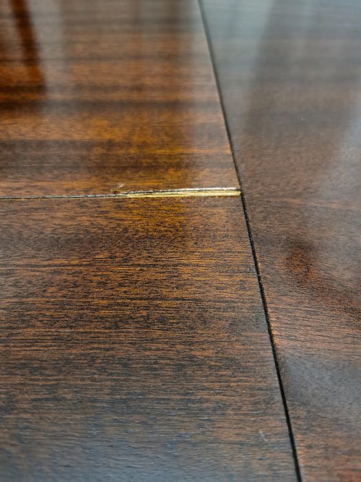 Mesa de jantar redonda extensível em madeira maciça – 104 cm (132 cm aberta) – Ideal para restauro