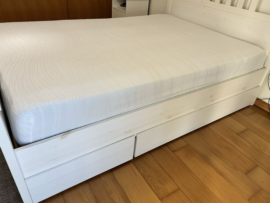 Cama casal (IKEA HEMNES - 140x200 )