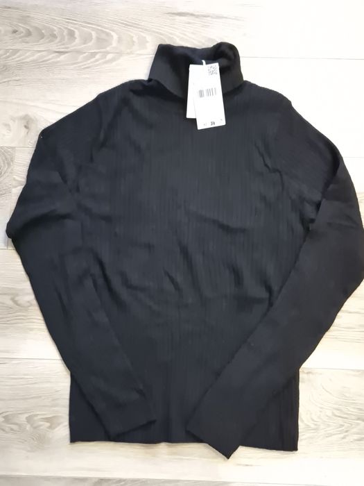 Гольф чорний mango