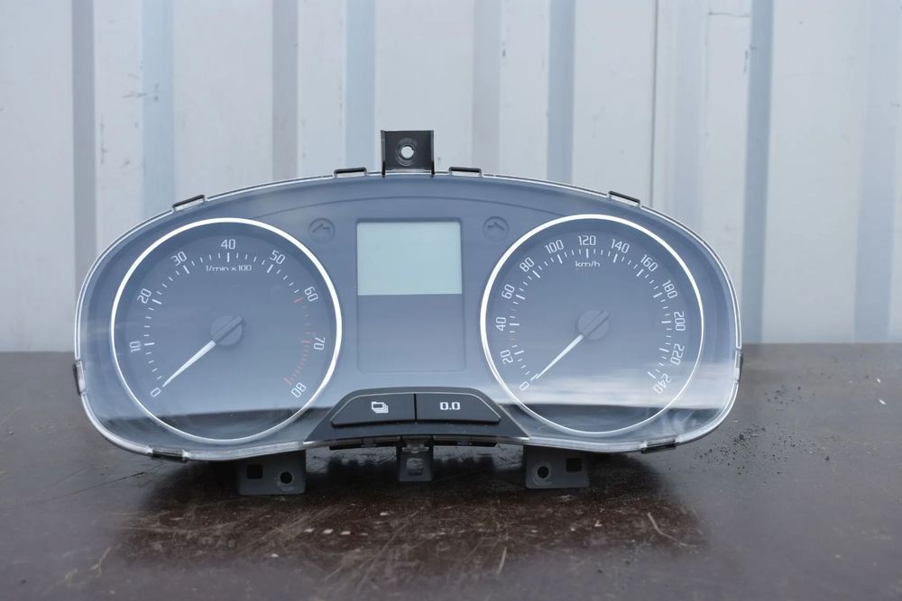 LICZNIK ZEGARY SKODA FABIA II 1.2 5J0830811E