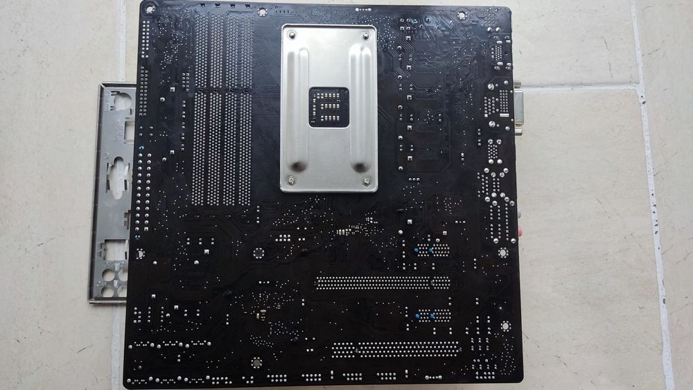 Asus M5A88-m+ Athlon II X4 635