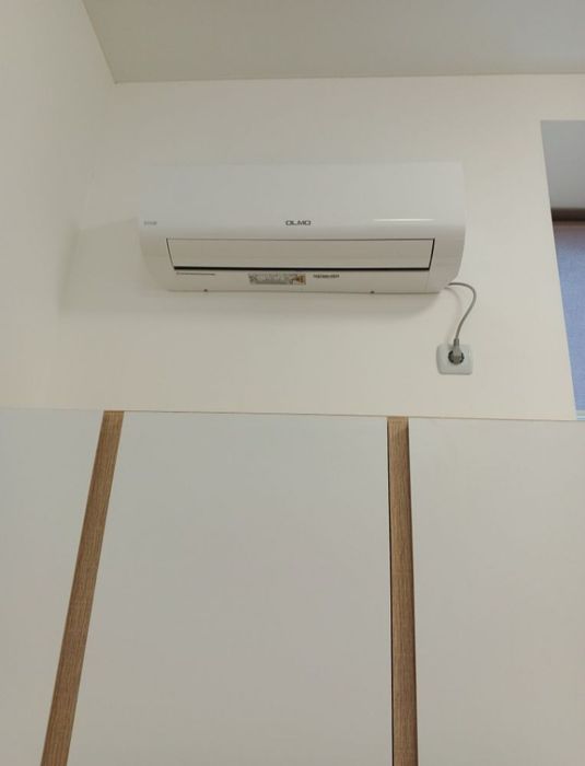 Свет есть.Посуточно,1 ком кварт,левый бер,9я гор.больница