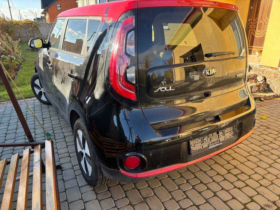Розборка шрот запчастини Kia Soul EV 2014 колір IM кіа соул 27KW