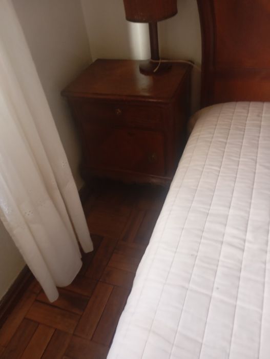 Vendo camiseiro muito bonito bom estado