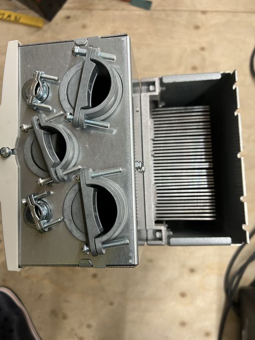 Falownik ABB 15kW  ACH550–01-031A-4