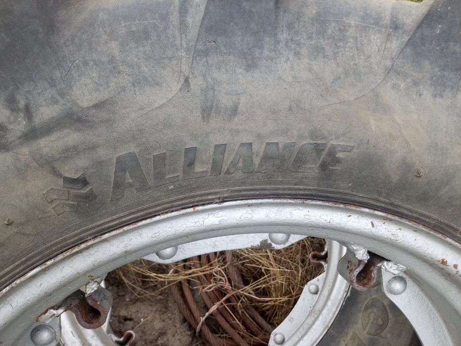 Opona 12,4/28 Alliance