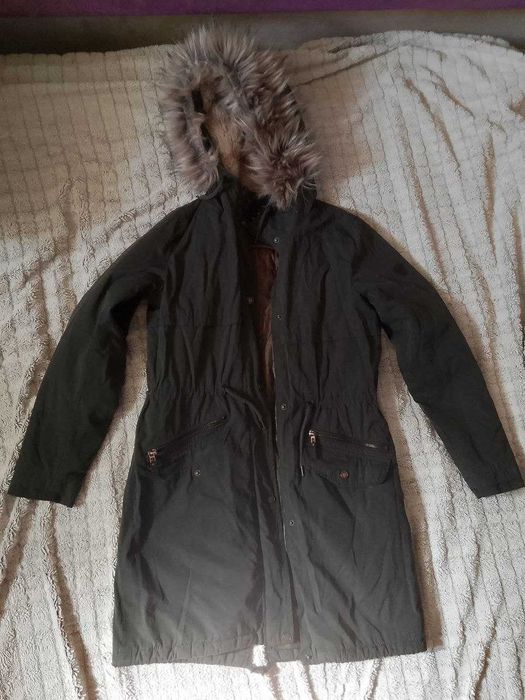 куртка жiноча Only осень-зима c капюшоном размер M